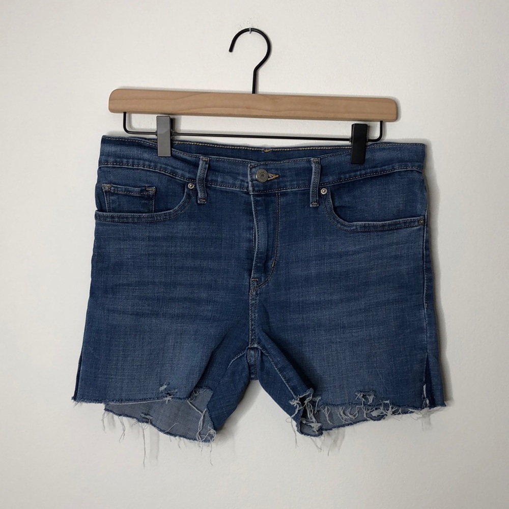 Levi's Cuttoff Distressed Shorts Size 29